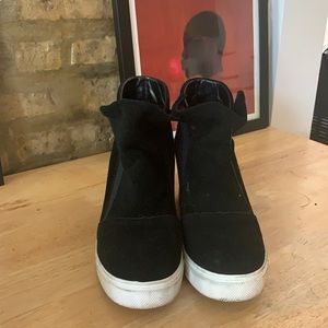 2inch wedge Steve Madden shoes (suede)